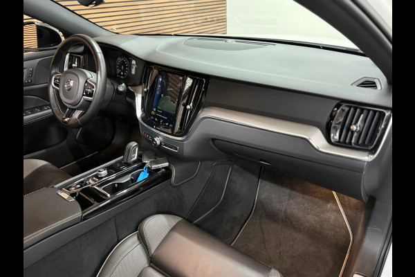 Volvo V60 2.0 T8 Recharge AWD R-Design | Panoramadak | Leder | BLIS | Memory