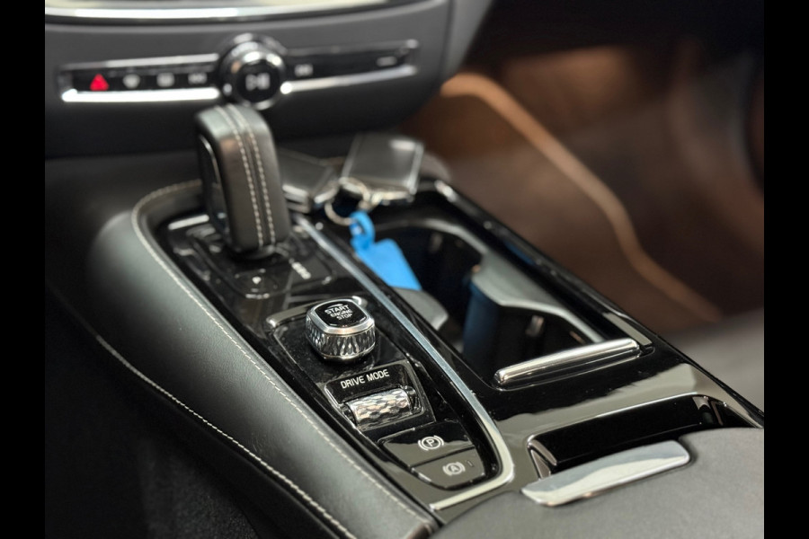 Volvo V60 2.0 T8 Recharge AWD R-Design | Panoramadak | Leder | BLIS | Memory