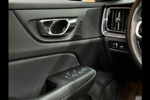 Volvo V60 2.0 T8 Recharge AWD R-Design | Panoramadak | Leder | BLIS | Memory
