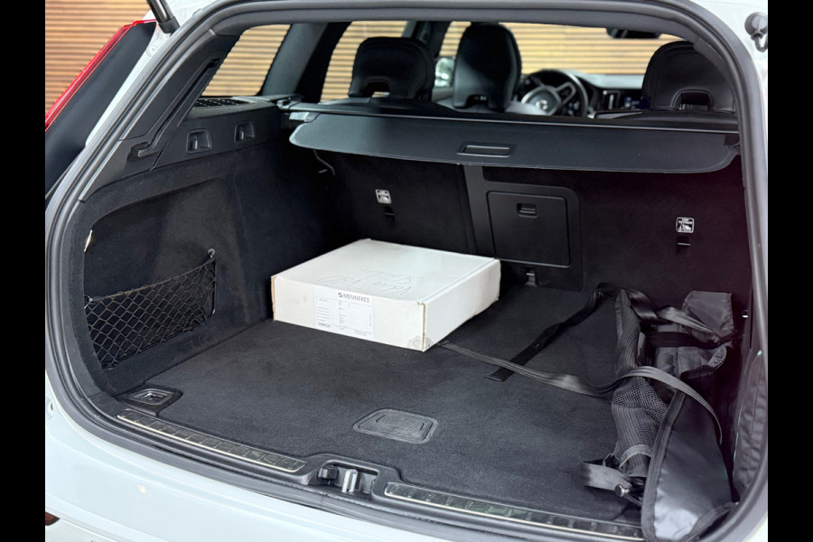 Volvo V60 2.0 T8 Recharge AWD R-Design | Panoramadak | Leder | BLIS | Memory