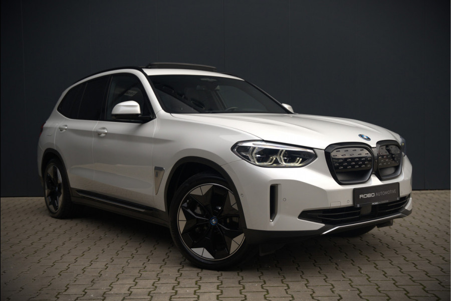 BMW iX3 High Executive 80 kWh | Panoramadak | Keyless | Stoelverwarming | Harman Kardon | Memory Seat | Head-Up Display | 360 Camera | Adaptief Onderstel | Trekhaak | Adaptive LED | Elektrische Stoelen | Apple Carplay | N
