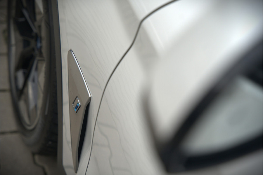 BMW iX3 High Executive 80 kWh | Panoramadak | Keyless | Stoelverwarming | Harman Kardon | Memory Seat | Head-Up Display | 360 Camera | Adaptief Onderstel | Trekhaak | Adaptive LED | Elektrische Stoelen | Apple Carplay | N