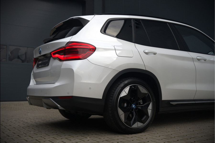 BMW iX3 High Executive 80 kWh | Panoramadak | Keyless | Stoelverwarming | Harman Kardon | Memory Seat | Head-Up Display | 360 Camera | Adaptief Onderstel | Trekhaak | Adaptive LED | Elektrische Stoelen | Apple Carplay | N