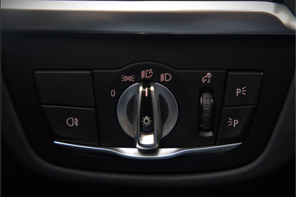 BMW iX3 High Executive 80 kWh | Panoramadak | Keyless | Stoelverwarming | Harman Kardon | Memory Seat | Head-Up Display | 360 Camera | Adaptief Onderstel | Trekhaak | Adaptive LED | Elektrische Stoelen | Apple Carplay | N