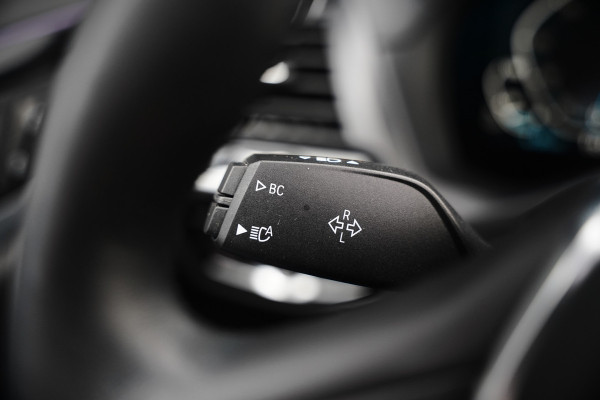 BMW iX3 High Executive 80 kWh | Panoramadak | Keyless | Stoelverwarming | Harman Kardon | Memory Seat | Head-Up Display | 360 Camera | Adaptief Onderstel | Trekhaak | Adaptive LED | Elektrische Stoelen | Apple Carplay | N