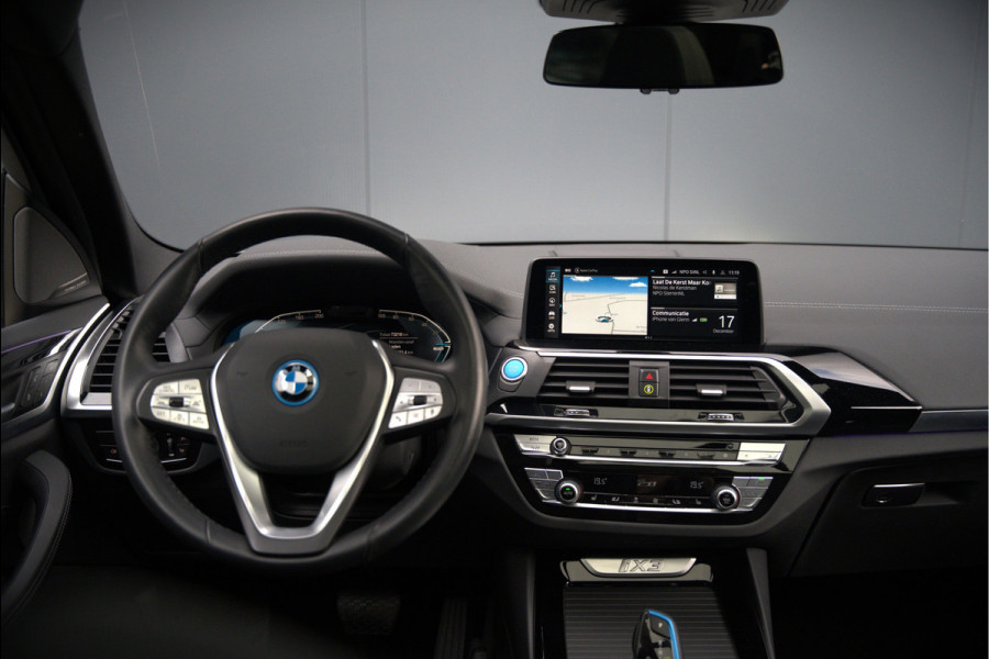 BMW iX3 High Executive 80 kWh | Panoramadak | Keyless | Stoelverwarming | Harman Kardon | Memory Seat | Head-Up Display | 360 Camera | Adaptief Onderstel | Trekhaak | Adaptive LED | Elektrische Stoelen | Apple Carplay | N