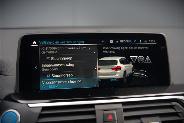 BMW iX3 High Executive 80 kWh | Panoramadak | Keyless | Stoelverwarming | Harman Kardon | Memory Seat | Head-Up Display | 360 Camera | Adaptief Onderstel | Trekhaak | Adaptive LED | Elektrische Stoelen | Apple Carplay | N