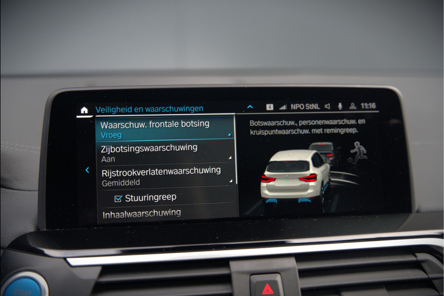 BMW iX3 High Executive 80 kWh | Panoramadak | Keyless | Stoelverwarming | Harman Kardon | Memory Seat | Head-Up Display | 360 Camera | Adaptief Onderstel | Trekhaak | Adaptive LED | Elektrische Stoelen | Apple Carplay | N