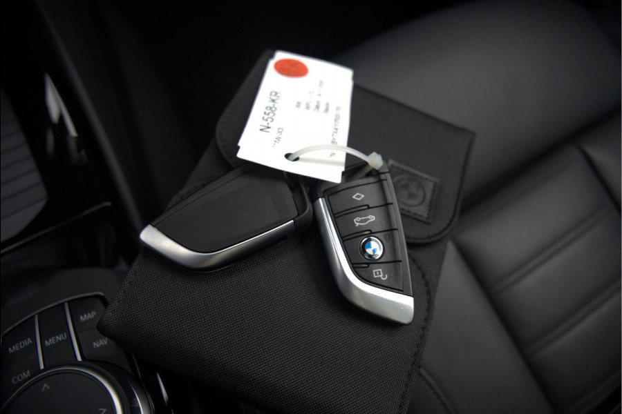 BMW iX3 High Executive 80 kWh | Panoramadak | Keyless | Stoelverwarming | Harman Kardon | Memory Seat | Head-Up Display | 360 Camera | Adaptief Onderstel | Trekhaak | Adaptive LED | Elektrische Stoelen | Apple Carplay | N