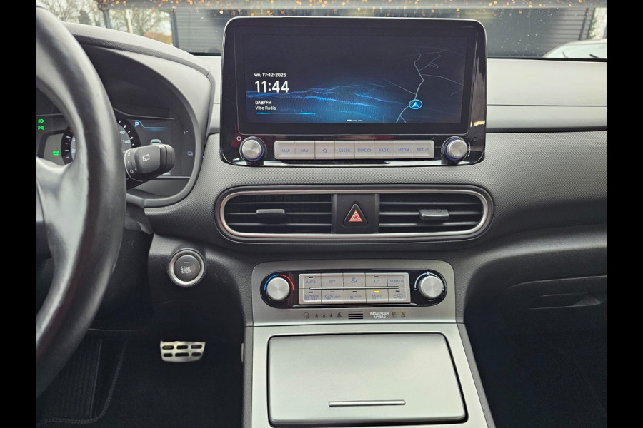 Hyundai Kona EV Comfort 39 kWh | SOH 98% | Stoelverwarming | Krell | Navi |  All-seasons | Camera | Stuurverwarming | Rijklaar |
