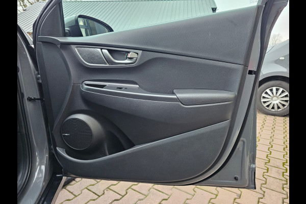 Hyundai Kona EV Comfort 39 kWh | SOH 98% | Stoelverwarming | Krell | Navi |  All-seasons | Camera | Stuurverwarming | Rijklaar |