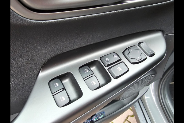 Hyundai Kona EV Comfort 39 kWh | SOH 98% | Stoelverwarming | Krell | Navi |  All-seasons | Camera | Stuurverwarming | Rijklaar |