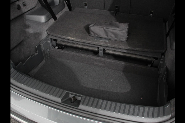 Škoda Kodiaq 1.5 ETSI MHEV DSG 7P AUTOMAAT Selection | Navigatie | Apple Carplay / Android Auto | Parkeersensoren V+A | Camera | Adaptive Cruise Control | Climate Control