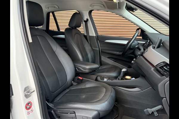 BMW X1 SDrive20i Centennial High Executive | Leer | Navigatie | HUD