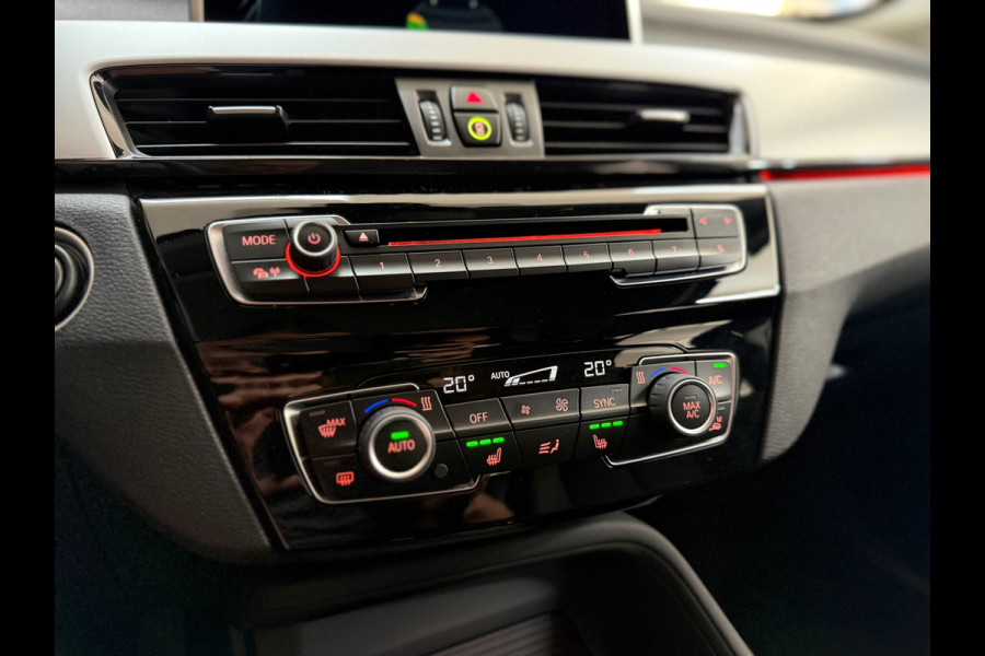 BMW X1 SDrive20i Centennial High Executive | Leer | Navigatie | HUD