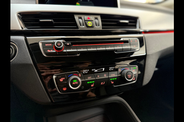 BMW X1 SDrive20i Centennial High Executive | Leer | Navigatie | HUD