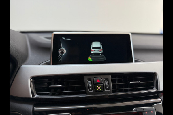 BMW X1 SDrive20i Centennial High Executive | Leer | Navigatie | HUD