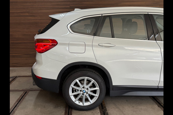 BMW X1 SDrive20i Centennial High Executive | Leer | Navigatie | HUD