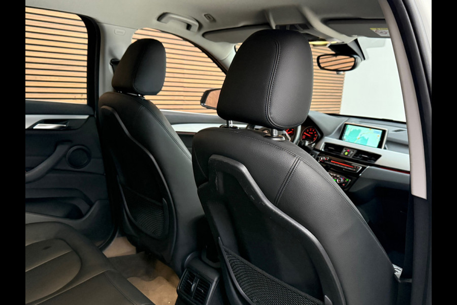 BMW X1 SDrive20i Centennial High Executive | Leer | Navigatie | HUD