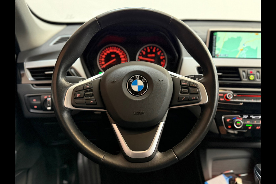 BMW X1 SDrive20i Centennial High Executive | Leer | Navigatie | HUD