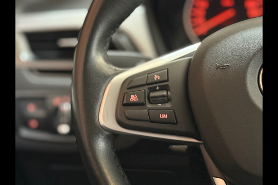 BMW X1 SDrive20i Centennial High Executive | Leer | Navigatie | HUD