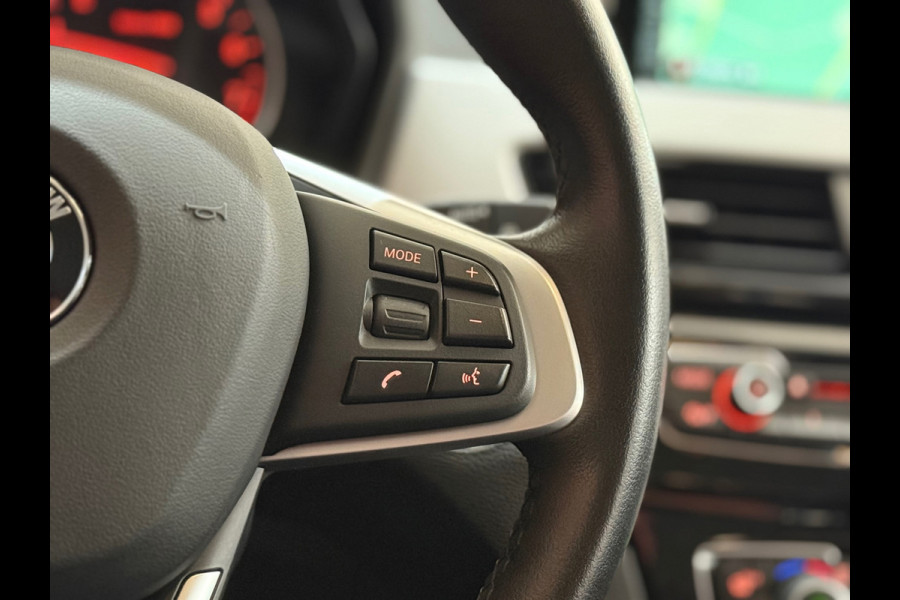 BMW X1 SDrive20i Centennial High Executive | Leer | Navigatie | HUD