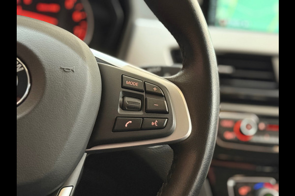 BMW X1 SDrive20i Centennial High Executive | Leer | Navigatie | HUD