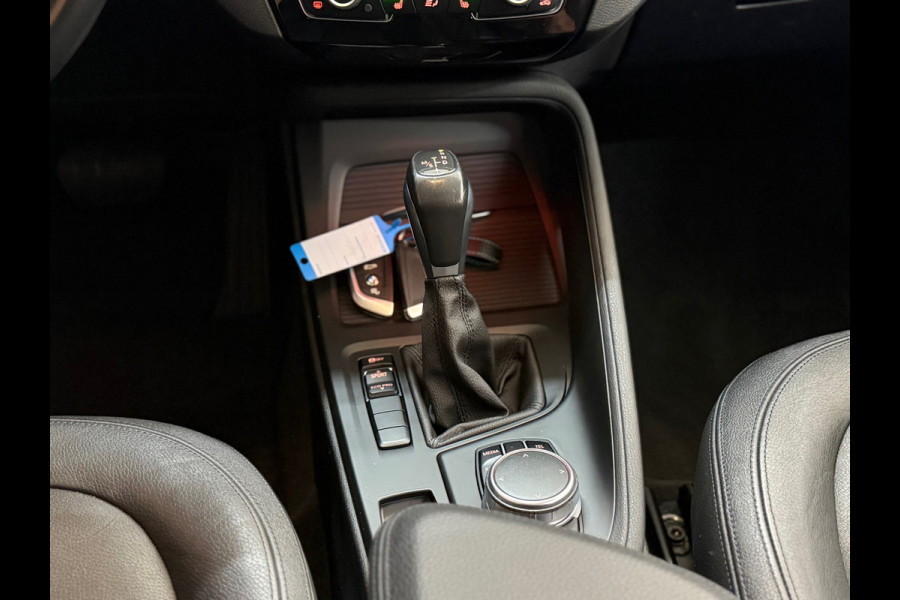 BMW X1 SDrive20i Centennial High Executive | Leer | Navigatie | HUD
