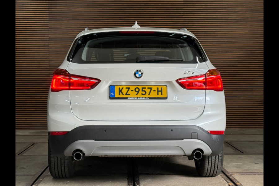 BMW X1 SDrive20i Centennial High Executive | Leer | Navigatie | HUD