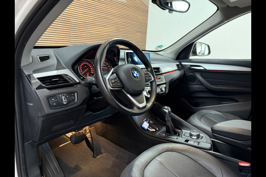 BMW X1 SDrive20i Centennial High Executive | Leer | Navigatie | HUD