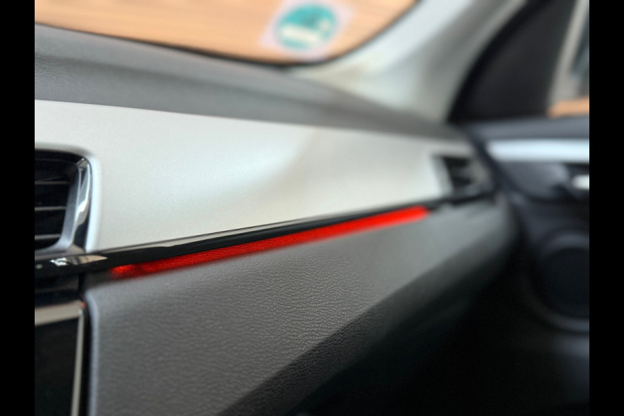 BMW X1 SDrive20i Centennial High Executive | Leer | Navigatie | HUD