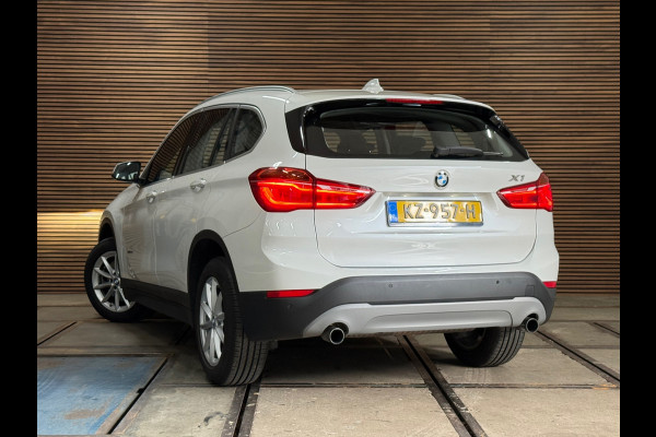 BMW X1 SDrive20i Centennial High Executive | Leer | Navigatie | HUD