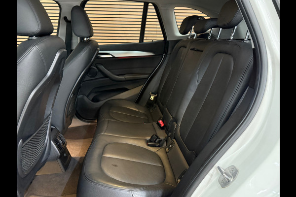 BMW X1 SDrive20i Centennial High Executive | Leer | Navigatie | HUD