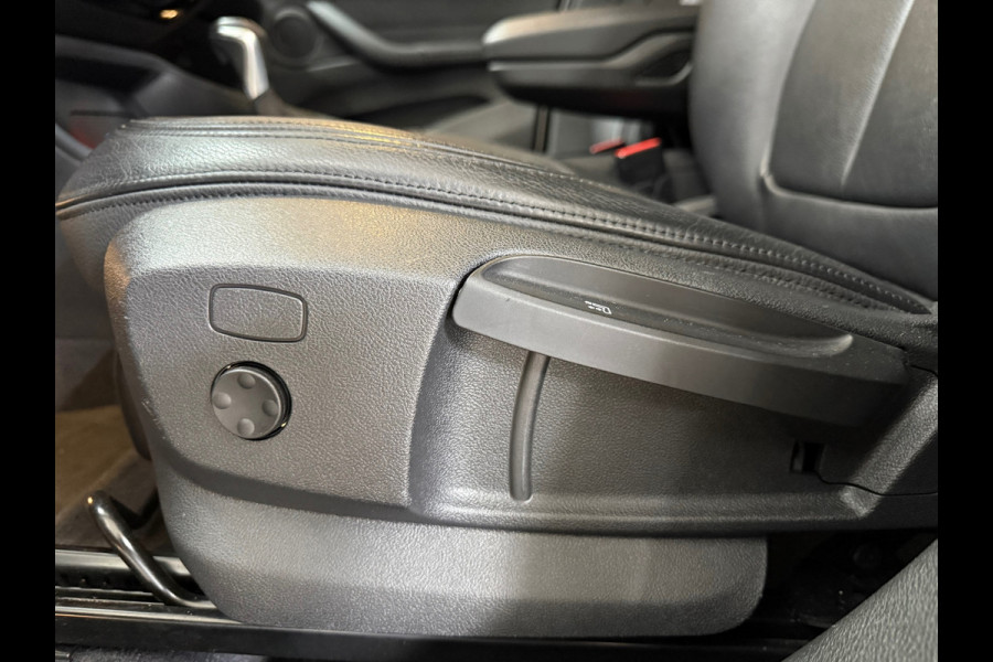BMW X1 SDrive20i Centennial High Executive | Leer | Navigatie | HUD
