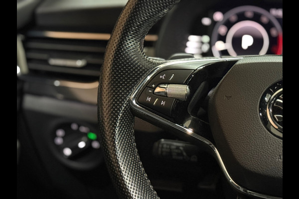 Škoda SCALA 1.0 TSI Style DSG | Sportstoelen | 18' inch | Crystal Lighting | Navigatie | Virtual Cockpit | Adaptive Cruise Control