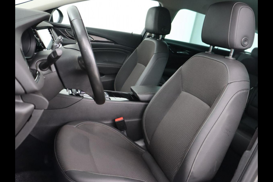 Opel Insignia 1.5 Turbo Innovation | Head-Up | Stoel & stuurverwarming | Trekhaak | Carplay | Camera | Keyless | Navigatie | Matrix LED | Climate control | Parkeerhulp | Cruise control