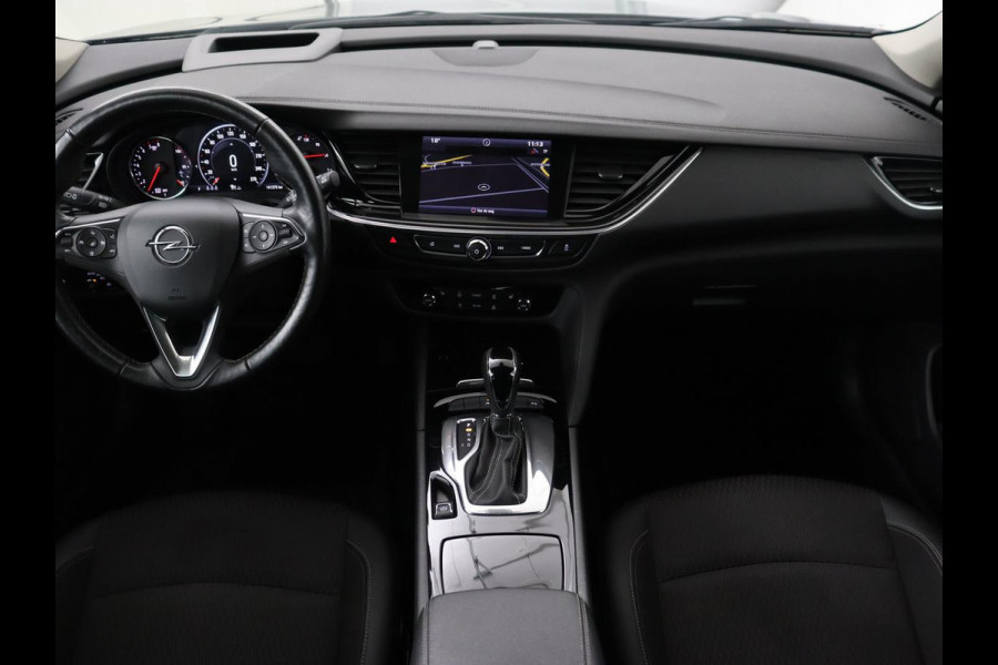 Opel Insignia 1.5 Turbo Innovation | Head-Up | Stoel & stuurverwarming | Trekhaak | Carplay | Camera | Keyless | Navigatie | Matrix LED | Climate control | Parkeerhulp | Cruise control