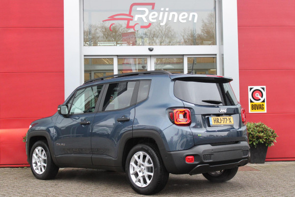 Jeep Renegade 1.5T 130PK e-Hybrid ALTITUDE | DRAADLOZE APPLE CARPLAY/ANDROID AUTO | PANORAMISCH SCHUIF/KANTEL DAK | FULL LED KOPLAMPEN | DODEHOEK DETECTIE | ADAPTIVE CRUISE CONTROL | LICHTMETALEN VELGEN 17" | ACHTERUITRIJ CAMERA | DAB+ RADIO | NAVIGATIE | PARKEERSENSOREN VOOR + ACHTER | AUTOMATISCH INPARKEREN | KEYLESS ENTRY/START | GETINTE RUITEN |