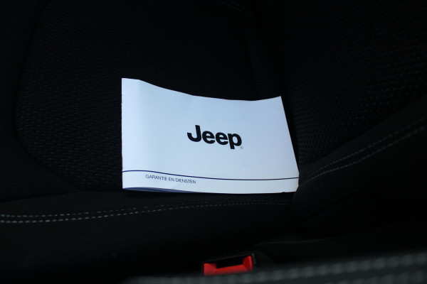 Jeep Renegade 1.5T 130PK e-Hybrid ALTITUDE | DRAADLOZE APPLE CARPLAY/ANDROID AUTO | PANORAMISCH SCHUIF/KANTEL DAK | FULL LED KOPLAMPEN | DODEHOEK DETECTIE | ADAPTIVE CRUISE CONTROL | LICHTMETALEN VELGEN 17" | ACHTERUITRIJ CAMERA | DAB+ RADIO | NAVIGATIE | PARKEERSENSOREN VOOR + ACHTER | AUTOMATISCH INPARKEREN | KEYLESS ENTRY/START | GETINTE RUITEN |