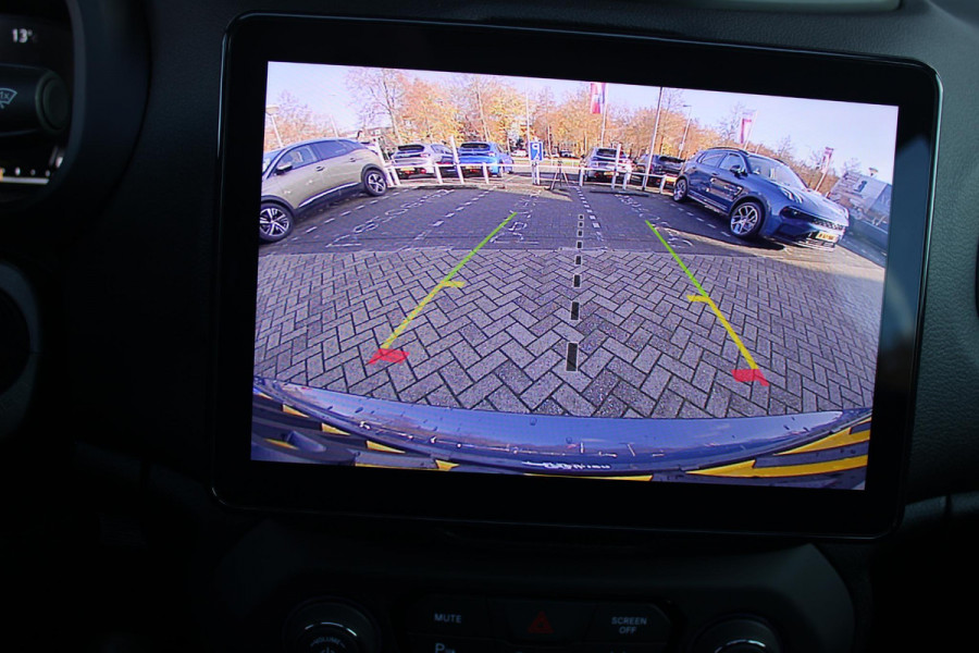 Jeep Renegade 1.5T 130PK e-Hybrid ALTITUDE | DRAADLOZE APPLE CARPLAY/ANDROID AUTO | PANORAMISCH SCHUIF/KANTEL DAK | FULL LED KOPLAMPEN | DODEHOEK DETECTIE | ADAPTIVE CRUISE CONTROL | LICHTMETALEN VELGEN 17" | ACHTERUITRIJ CAMERA | DAB+ RADIO | NAVIGATIE | PARKEERSENSOREN VOOR + ACHTER | AUTOMATISCH INPARKEREN | KEYLESS ENTRY/START | GETINTE RUITEN |