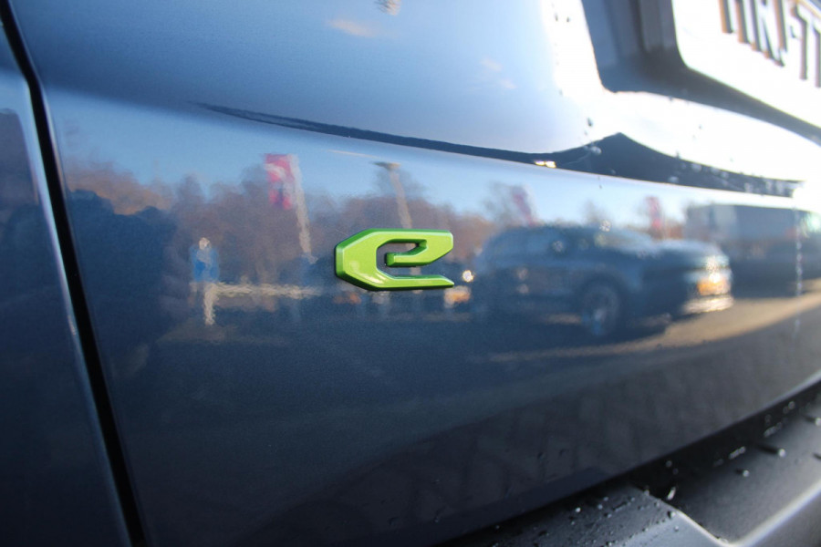 Jeep Renegade 1.5T 130PK e-Hybrid ALTITUDE | DRAADLOZE APPLE CARPLAY/ANDROID AUTO | PANORAMISCH SCHUIF/KANTEL DAK | FULL LED KOPLAMPEN | DODEHOEK DETECTIE | ADAPTIVE CRUISE CONTROL | LICHTMETALEN VELGEN 17" | ACHTERUITRIJ CAMERA | DAB+ RADIO | NAVIGATIE | PARKEERSENSOREN VOOR + ACHTER | AUTOMATISCH INPARKEREN | KEYLESS ENTRY/START | GETINTE RUITEN |