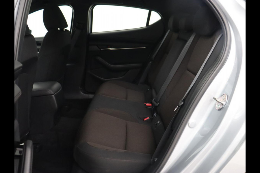 Mazda 3 2.0 e-SkyActiv-X 180 Comfort Bose | Head-Up | Stoel & stuurverwarming | Adaptive cruise | Carplay | Camera | Navigatie | Full LED | Parkeerhulp | Climate control