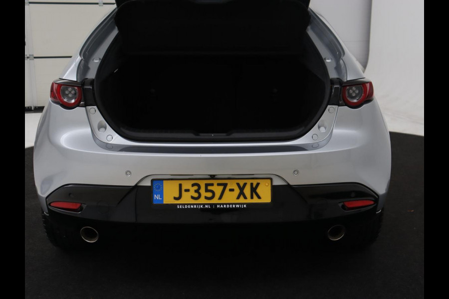 Mazda 3 2.0 e-SkyActiv-X 180 Comfort Bose | Head-Up | Stoel & stuurverwarming | Adaptive cruise | Carplay | Camera | Navigatie | Full LED | Parkeerhulp | Climate control