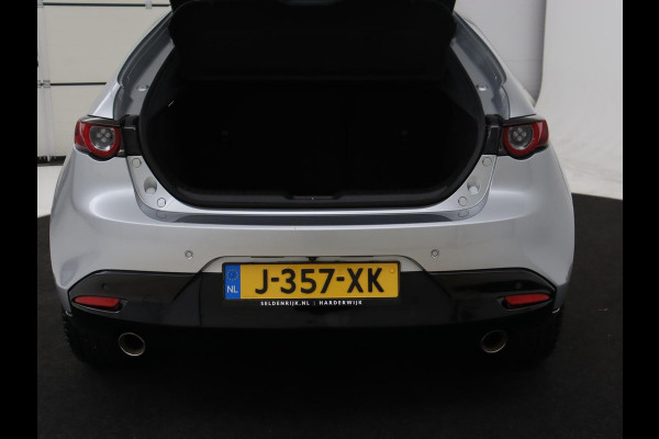 Mazda 3 2.0 e-SkyActiv-X 180 Comfort Bose | Head-Up | Stoel & stuurverwarming | Adaptive cruise | Carplay | Camera | Navigatie | Full LED | Parkeerhulp | Climate control