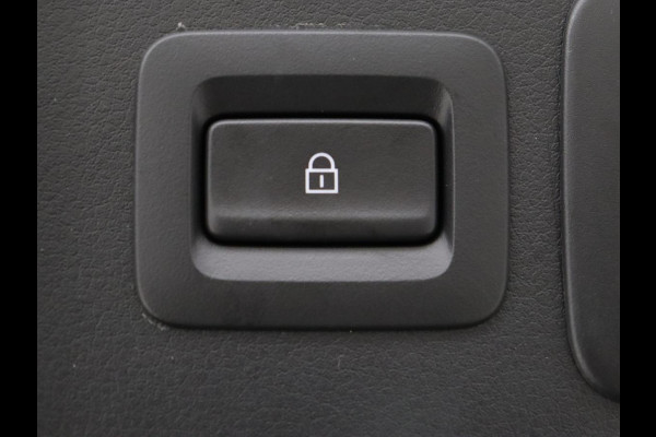 Mazda 3 2.0 e-SkyActiv-X 180 Comfort Bose | Head-Up | Stoel & stuurverwarming | Adaptive cruise | Carplay | Camera | Navigatie | Full LED | Parkeerhulp | Climate control