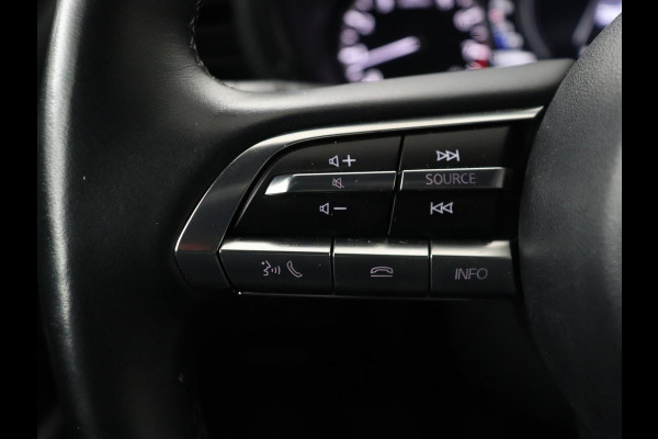 Mazda 3 2.0 e-SkyActiv-X 180 Comfort Bose | Head-Up | Stoel & stuurverwarming | Adaptive cruise | Carplay | Camera | Navigatie | Full LED | Parkeerhulp | Climate control