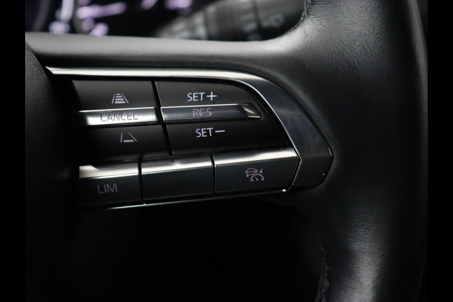 Mazda 3 2.0 e-SkyActiv-X 180 Comfort Bose | Head-Up | Stoel & stuurverwarming | Adaptive cruise | Carplay | Camera | Navigatie | Full LED | Parkeerhulp | Climate control