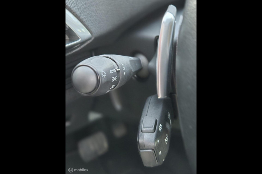 Peugeot 5008 7PL Aut.|LED|Navi|Camera|PDC|6M Garantie