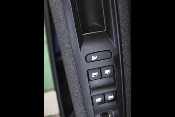 Peugeot 5008 7PL Aut.|LED|Navi|Camera|PDC|6M Garantie