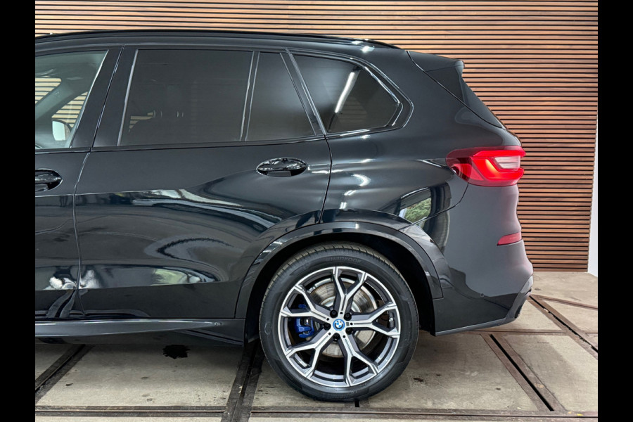 BMW X5 XDrive45e High Executive M-Sport | 360° Camera | Luchtvering | SkyLounge | Pano | HUD | LED | Softclose | Stoelventilatie